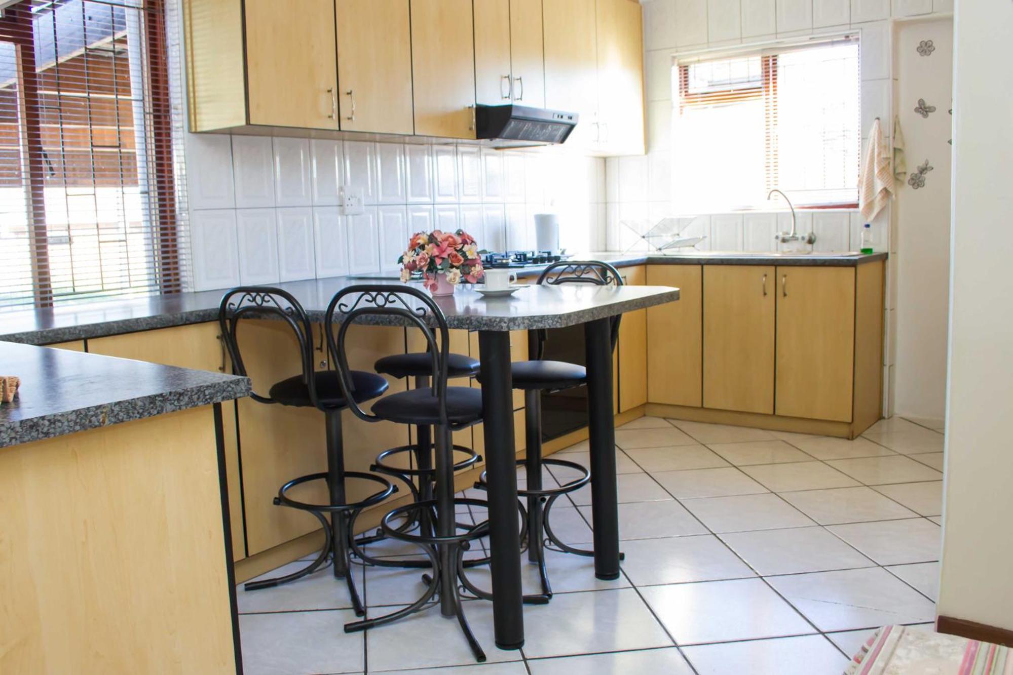 De Helling Self Catering Bed & Breakfast Brackenfell Exterior photo