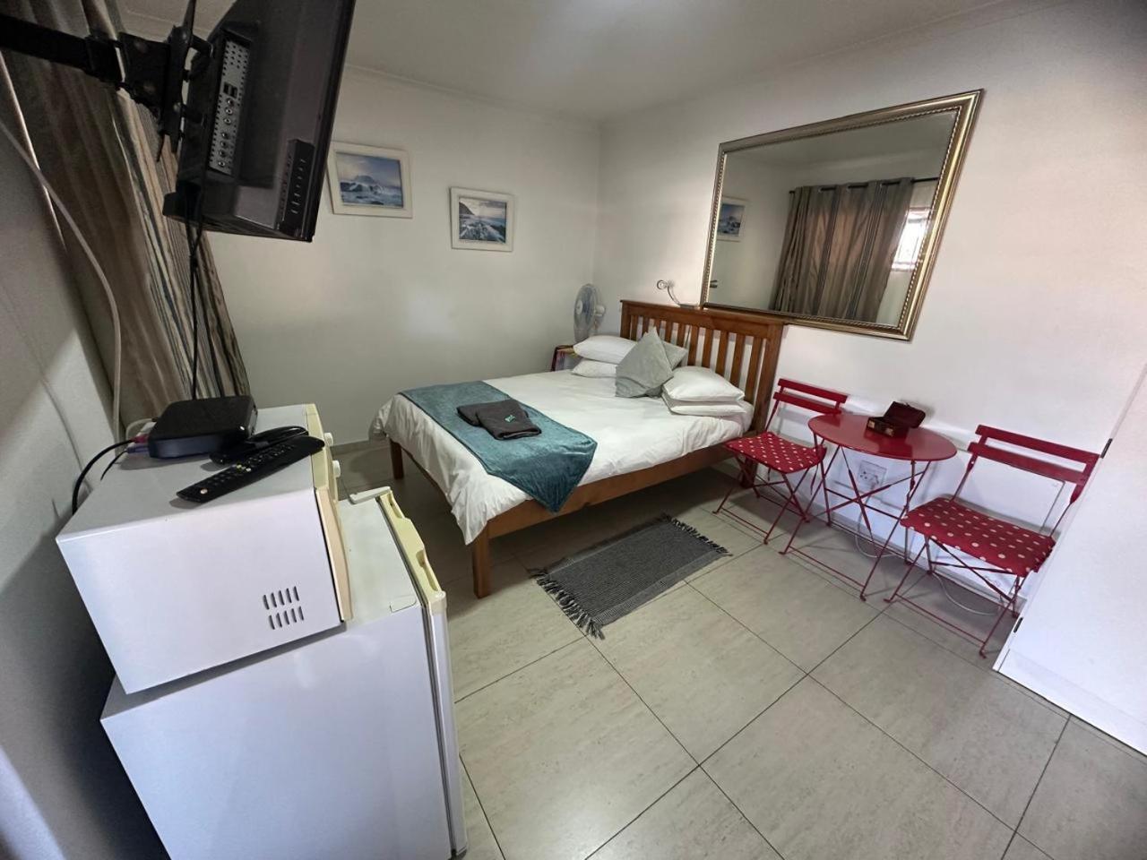 De Helling Self Catering Bed & Breakfast Brackenfell Exterior photo