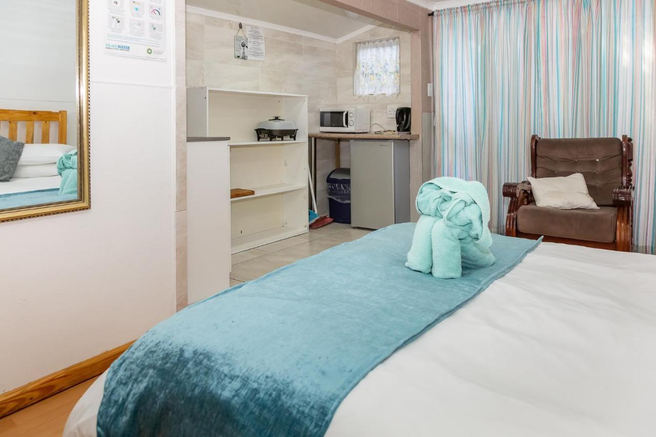 De Helling Self Catering Bed & Breakfast Brackenfell Exterior photo